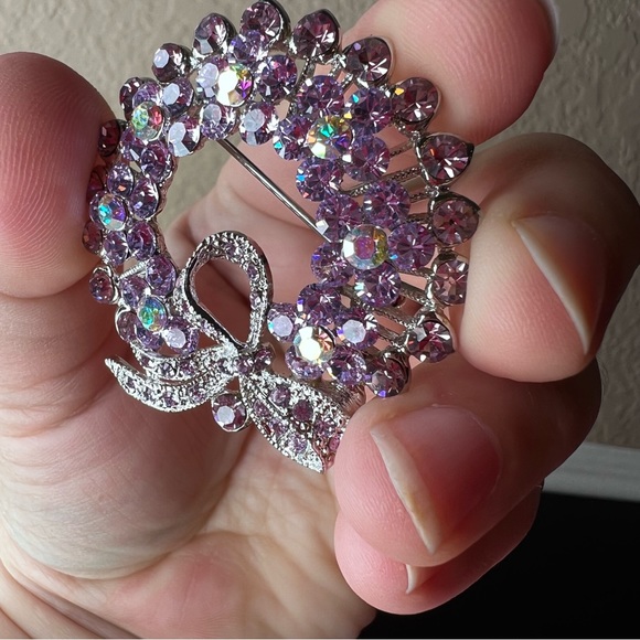 Vintage Lilac Rhinestone Sparkly Wreath Brooch Pin w Bow, Estate Jewelry, Granny - Picture 5 of 6